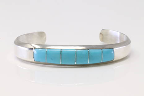 Native America Zuni Handmade Sterling Silver Turquoiose Inlay Bracelet.: This is a Native America Zuni Handmade Sterling Silver Turquoiose Inlay Bracelet.