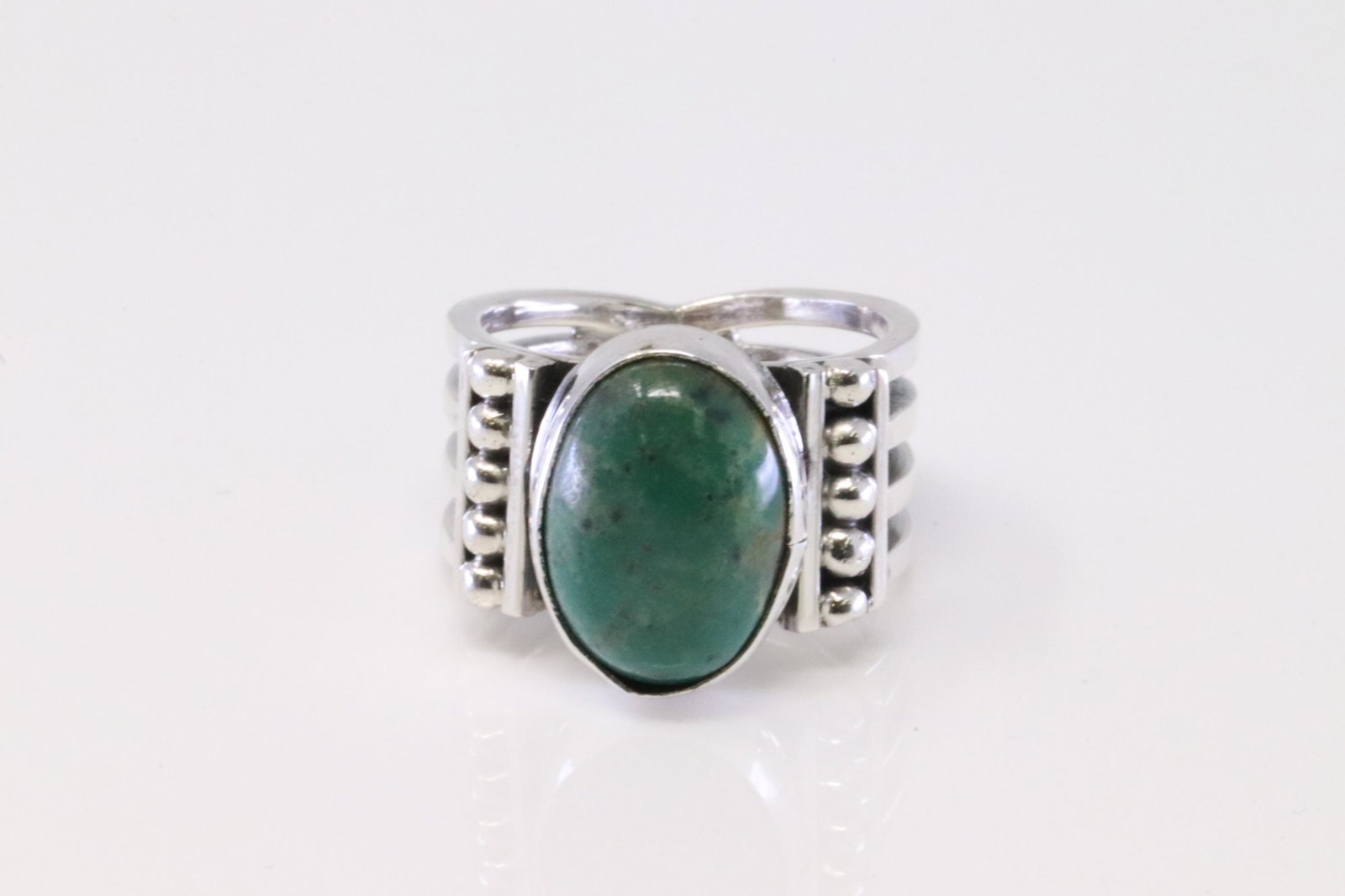 Native America Navajo Handmade Sterling Silver Turquoise Ring By Grace Kenneth.: This is a Native America Navajo Handmade Sterling Silver Turquoise Ring By Grace Kenneth. Ring size: 5.50.