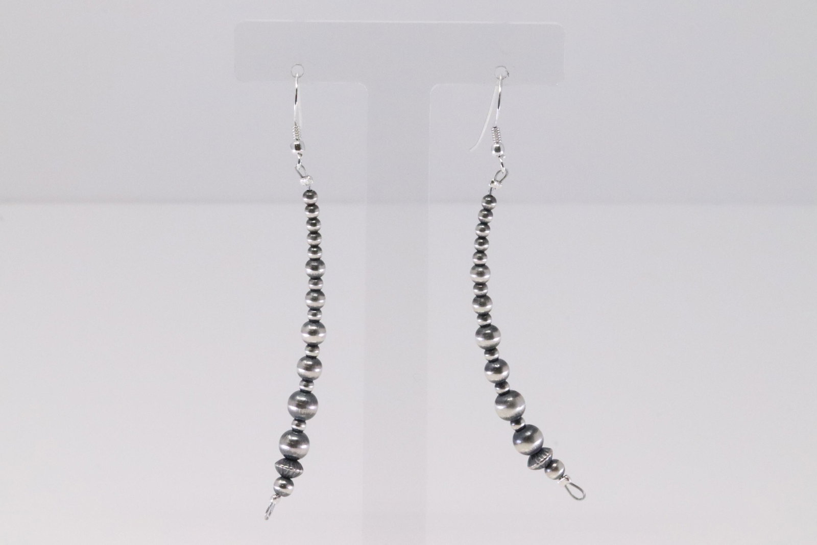 Native America Navajo Handmade Sterling Silver Pearl Beded Dangling Earring's.: This is a Native America Navajo Handmade Sterling Silver Pearl Beded Dangling Earring's.