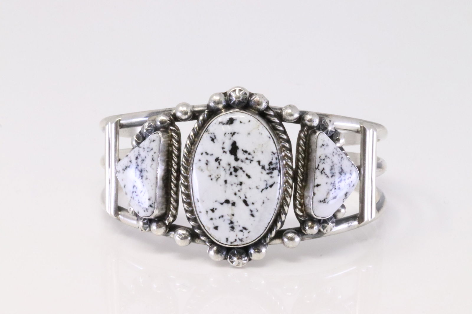 Native America Navajo Handmade Sterling Silver White Buffalo Bracelet By Agustine Largo. (1 of 4)