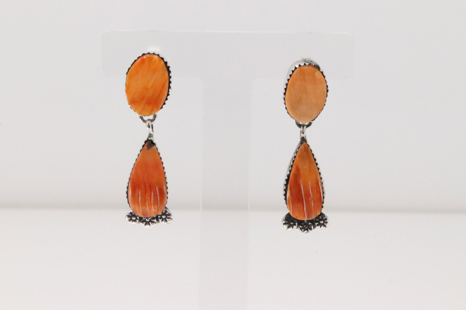 Native America Navajo Handmade Sterling Silver Spiny Oyster Post / Dangling Earring's By Selina: This is a Native America Navajo Handmade Sterling Silver Spiny Oyster Post / Dangling Earring's By Selina Warner.