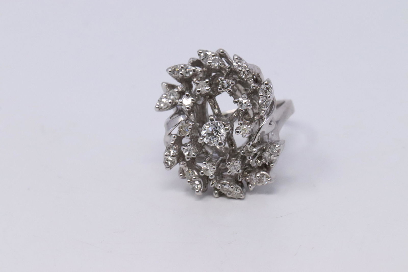 18Kt Vintage Diamond Ring. (1 of 4)