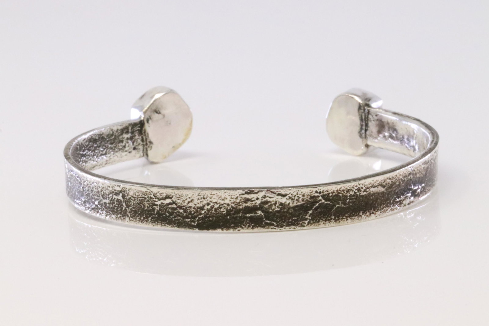 Native America Zuni Handmade Sterling Silver Turquoise Bracelet By Jude Candelaria.: This is a Native America Zuni Handmade Sterling Silver Turquoise Bracelet By Jude Candelaria.