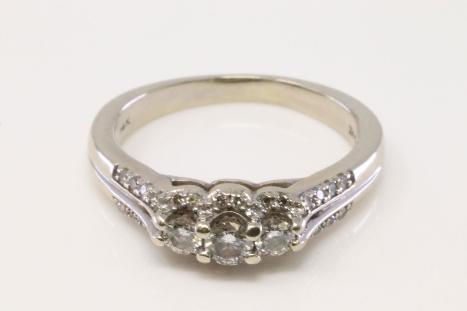 14Kt White Gold Diamond Ring. (1 of 4)