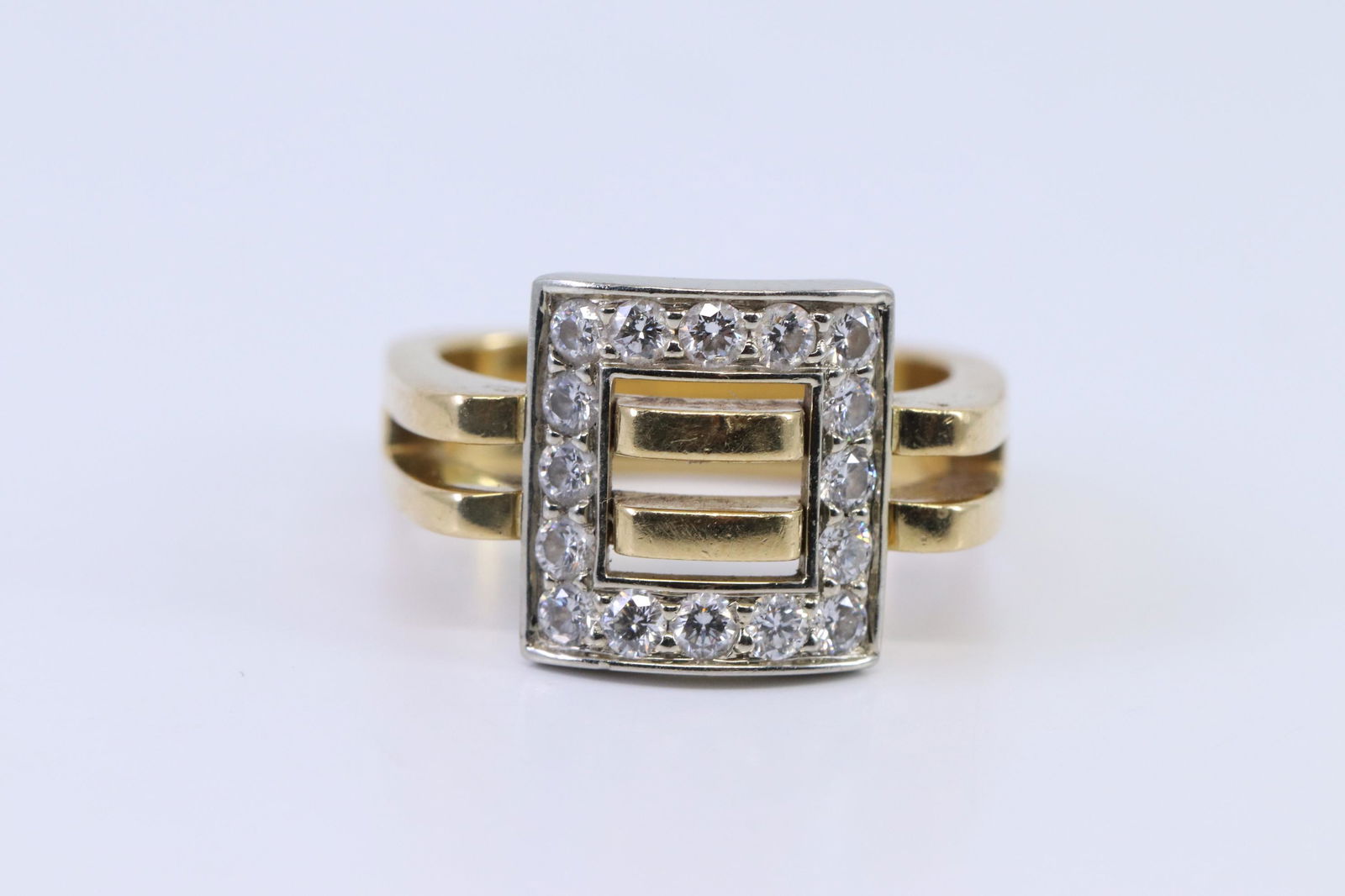 18Kt C & T Diamond Ring (1 of 4)
