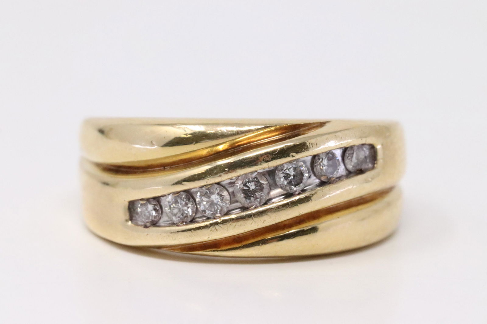 14Kt Yellow Gold Diamond Ring. (1 of 4)