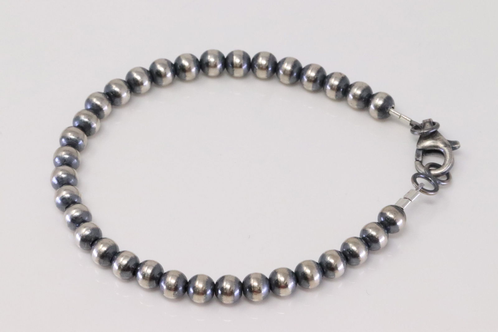 Native America Navajo Handmade Sterling Silver Pearl Beaded Link Bracelet. (1 of 3)