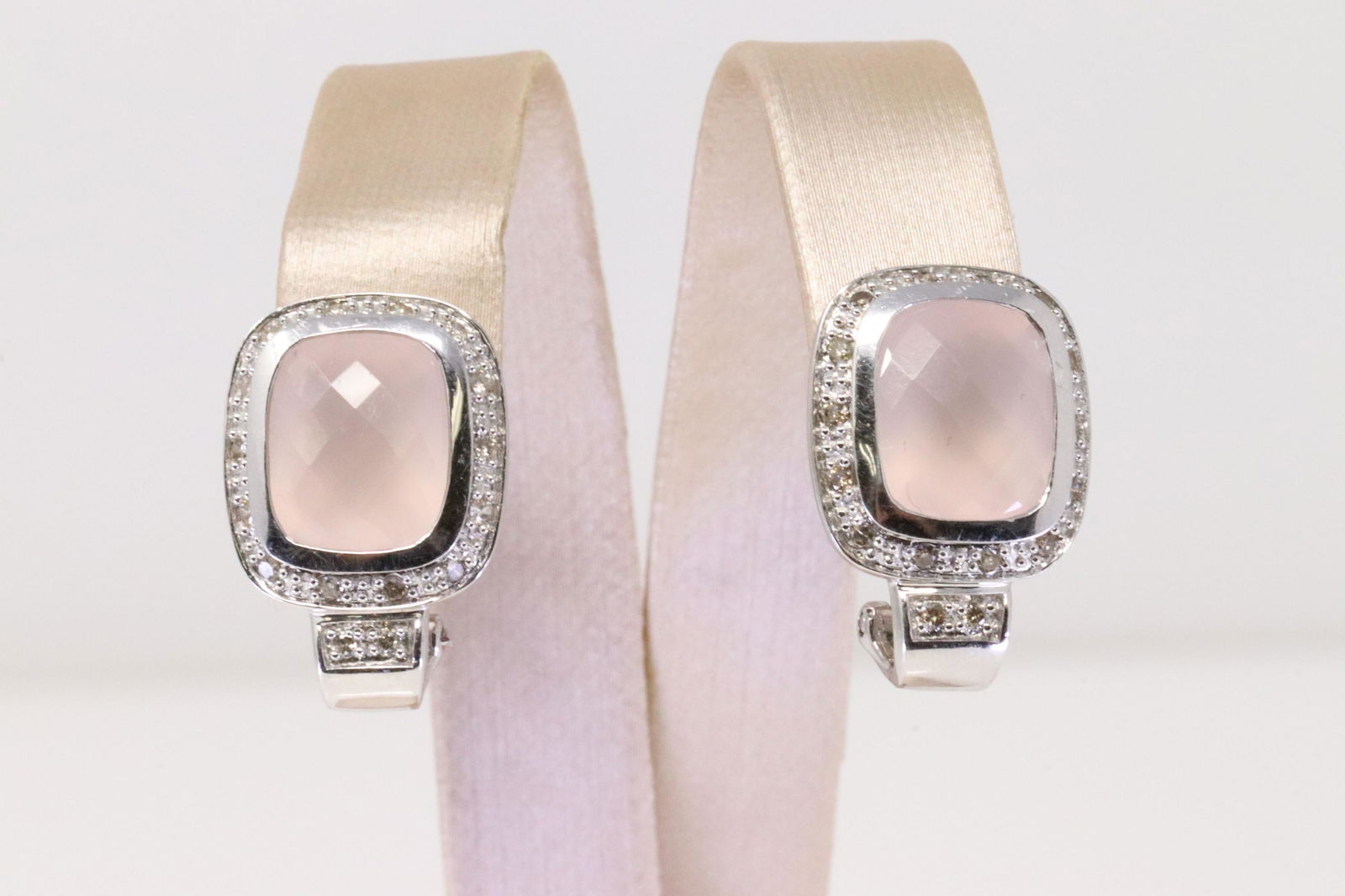 14Kt White Gold Pink Topaz / Diamond Earring. (1 of 5)