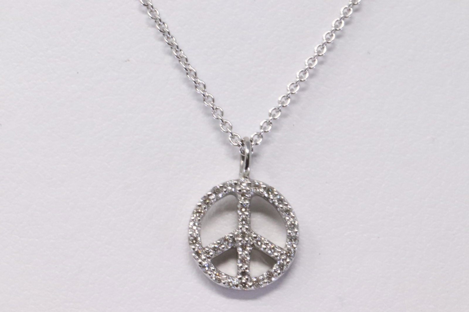 14Kt White Gold Diamond Pendant. (1 of 4)