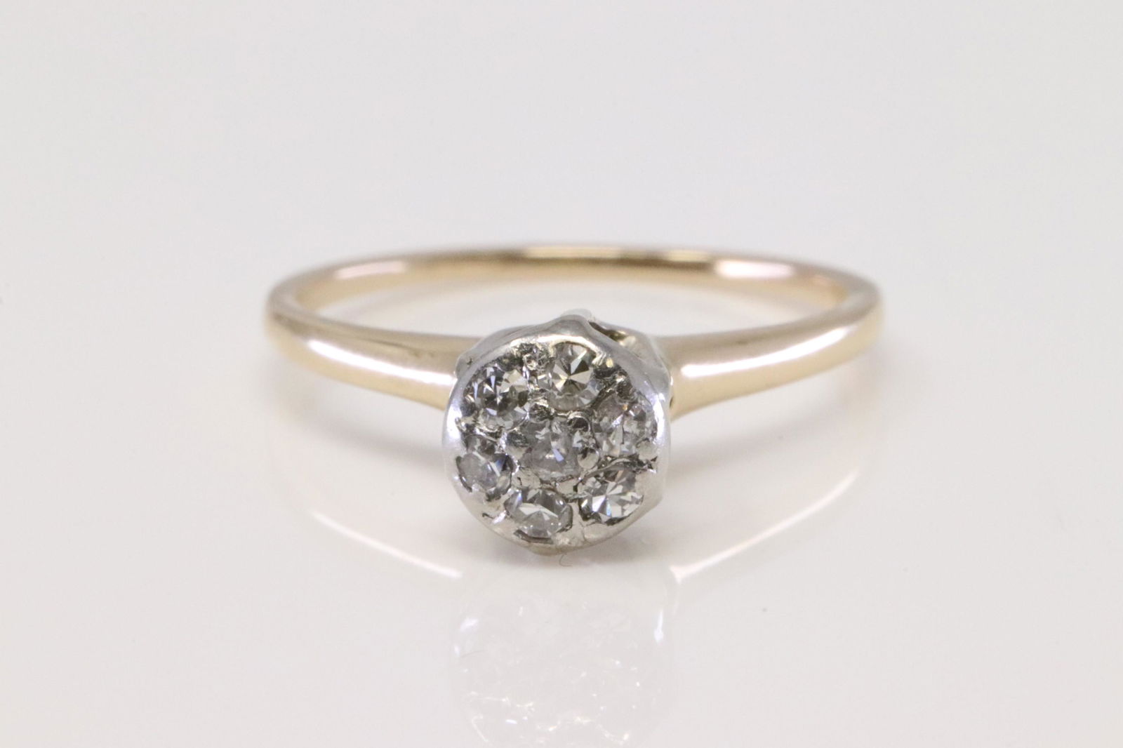 10Kt Yellow Gold Diamond Ring. (1 of 4)