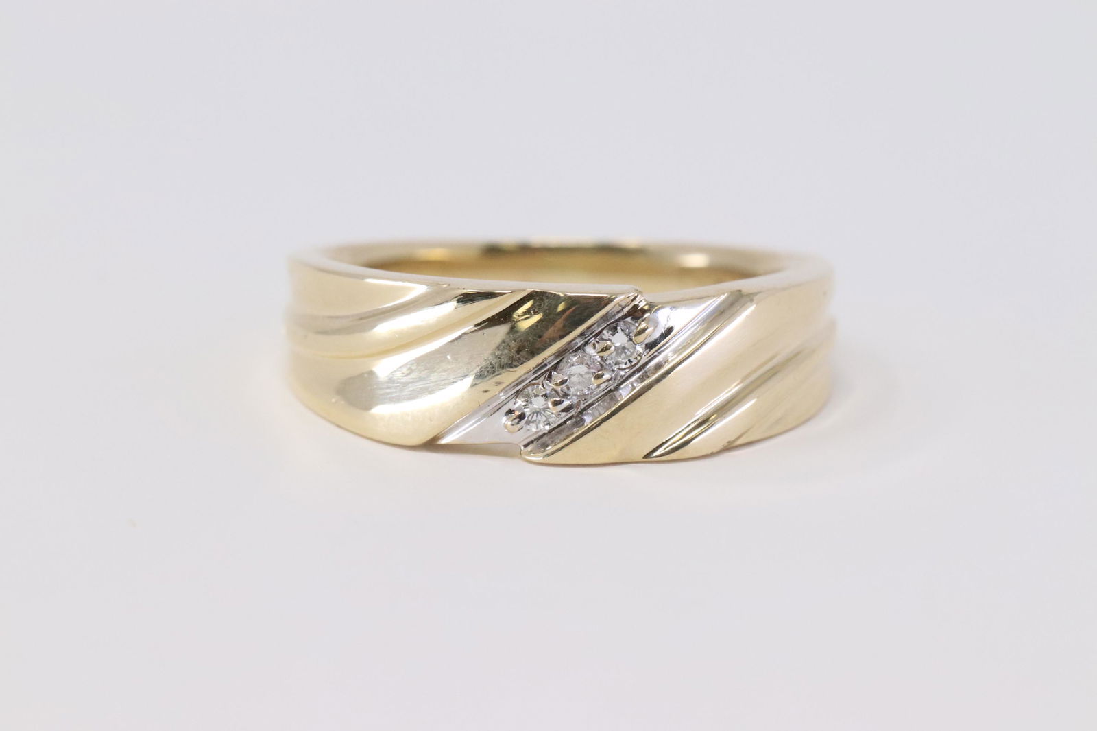 Men's Diamond Ring. (1 of 3)