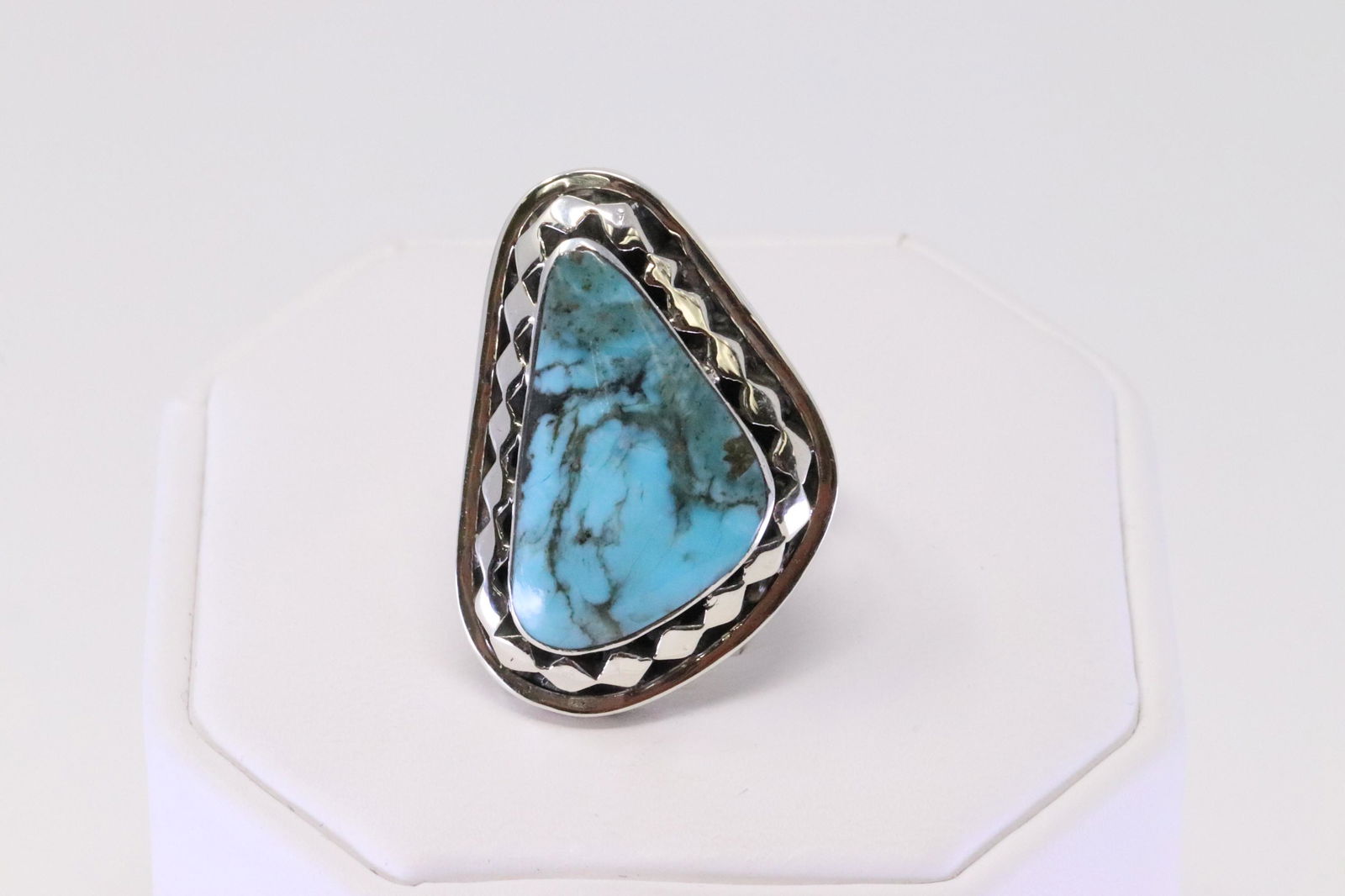 Native America Navajo Handmade Sterling Silver Turquoise Ring By Mike Smith.: This is a Native America Navajo Handmade Sterling Silver Turquoise Ring By Mike Smith. Ring size: 6.25.