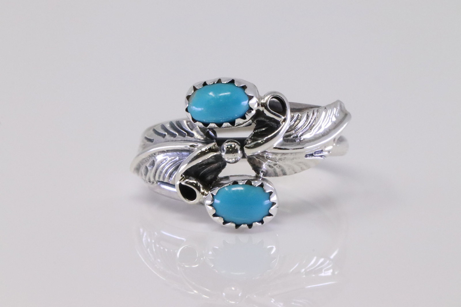 Native America Navajo Handmade Sterling Silver Turquoise Ring By Harry B. Yazzie.: This is a Native America Navajo Handmade Sterling Silver Turquoise Ring By Harry B. Yazzie. Ring size: 7.25.