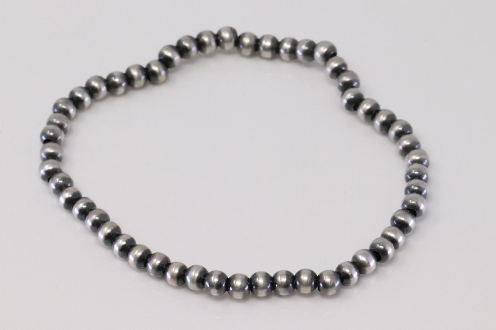 Native America Navajo Handmade Sterling Silver Pearl Bead Stretch Bracelet.: This is a Native America Navajo Handmade Sterling Silver Pearl Bead Stretch Bracelet.