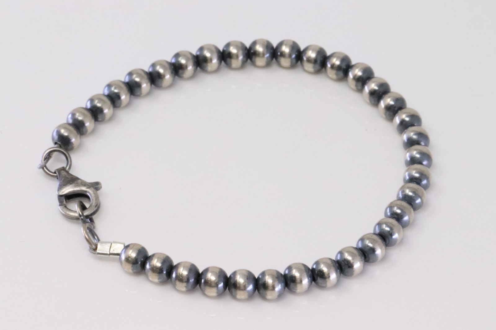 Native America Navajo Handmade Sterling Silver Pearl Beaded Bracelet Link. (1 of 3)