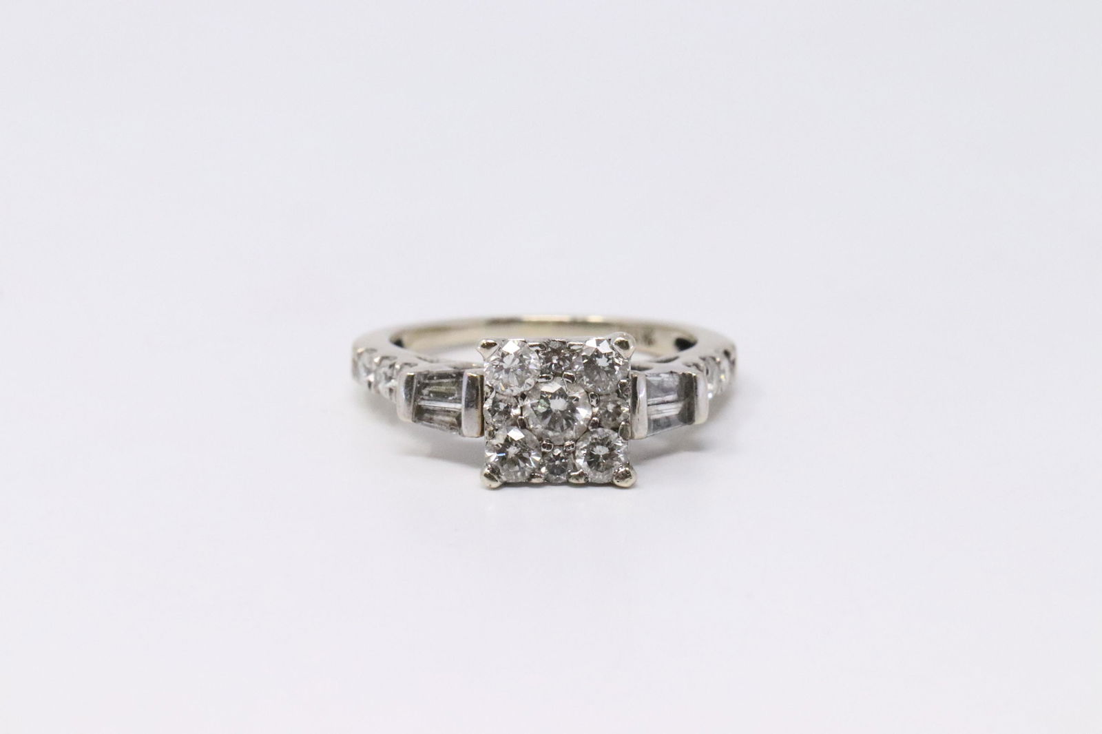 14KT Lady White Diamond Gold. (1 of 4)