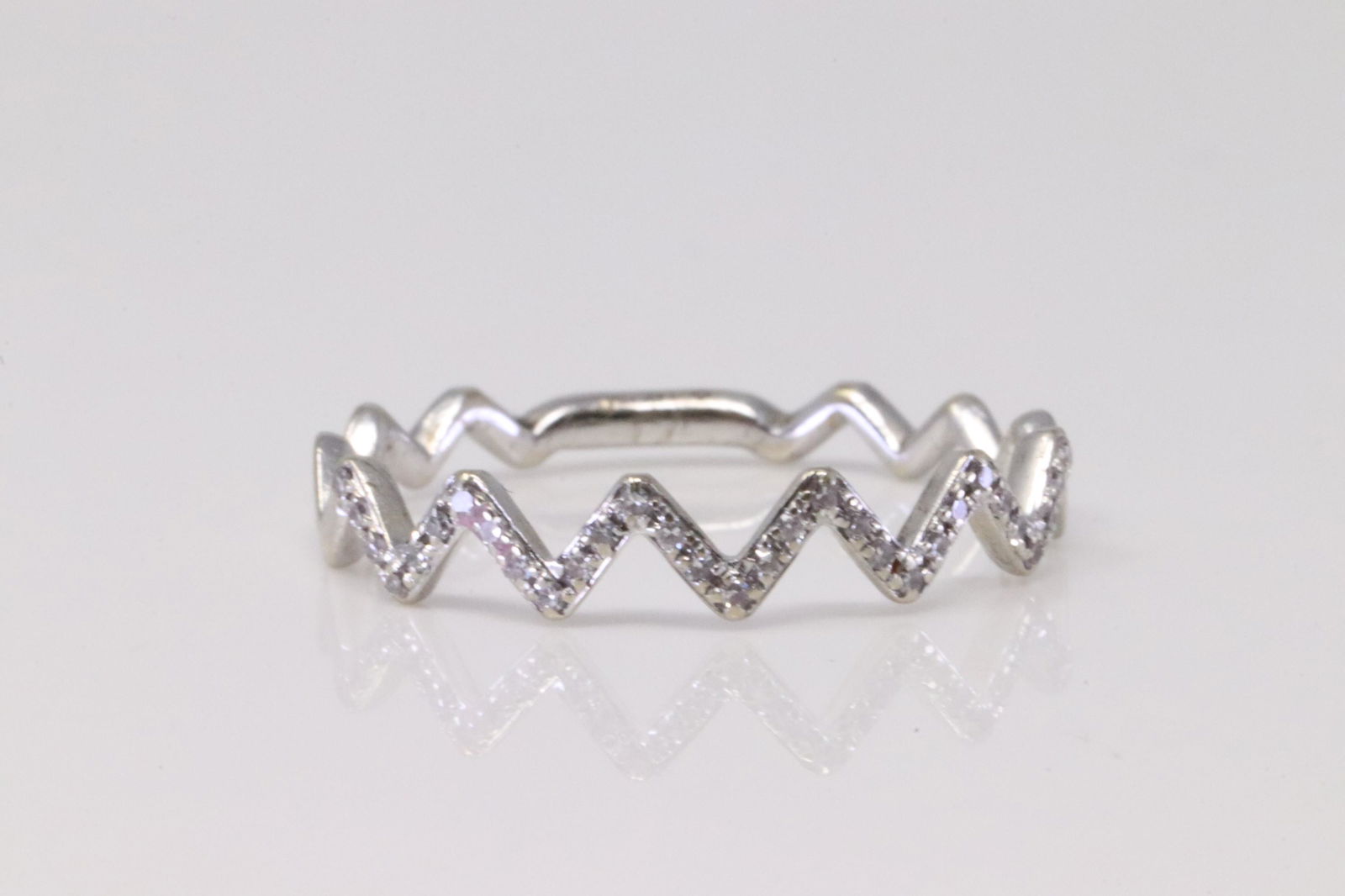 14Kt White Gold Diamond Ring. (1 of 4)