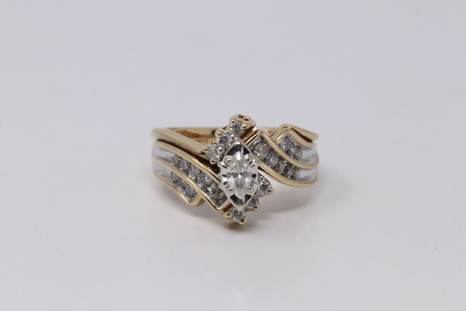 14Kt Yellow Gold Diamond Ring. (1 of 4)