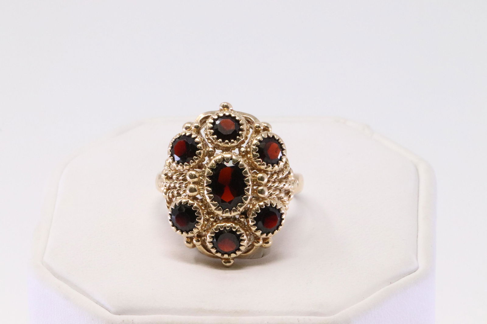 14Kt Yellow Gold Garnet Ring. (1 of 4)