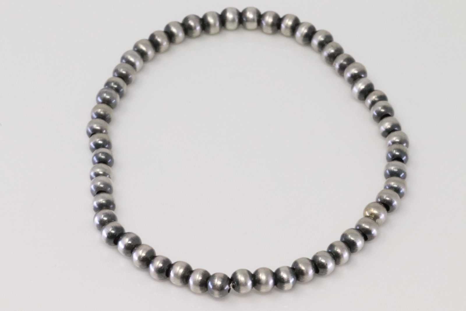Native America Navajo Handmade Sterling Silver Pearl Beaded Stretch Bracelet.: This is a Native America Navajo Handmade Sterling Silver Pearl Beaded Stretch Bracelet.
