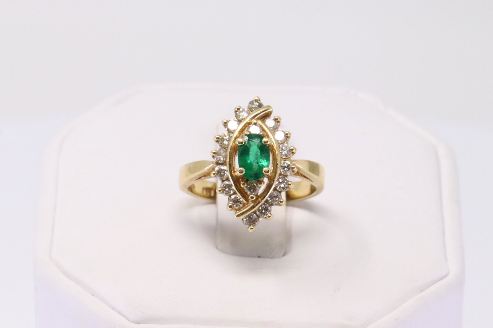 14Kt Yellow Gold Emerald Diamond Ring. (1 of 4)