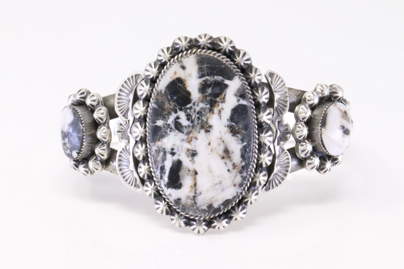 Native America Navajo Handmade Sterling Silver White Buffalo Bracelet Cuff By Gregg Yazzie. (1 of 4)