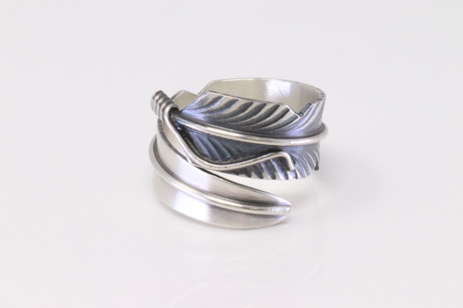 Native America Navajo Handmade Sterling Silver Solid Feather Ring By CC. (1 of 4)