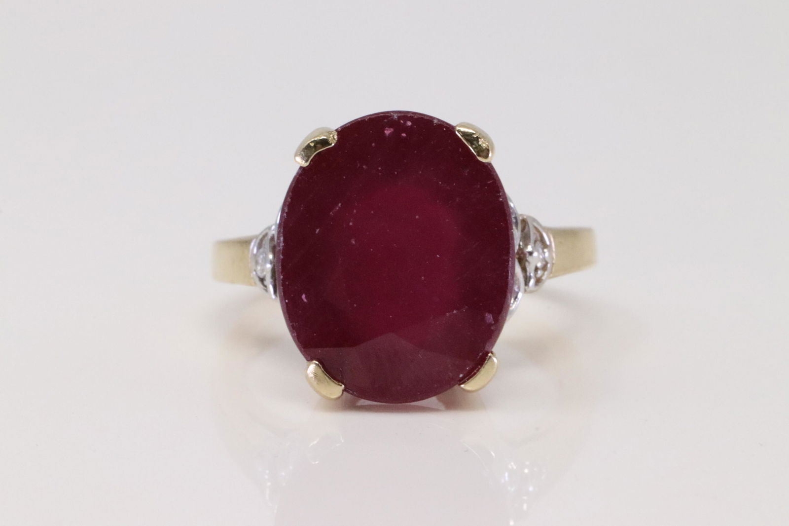 14Kt Yellow Gold Ruby / Diamond Ring. (1 of 4)