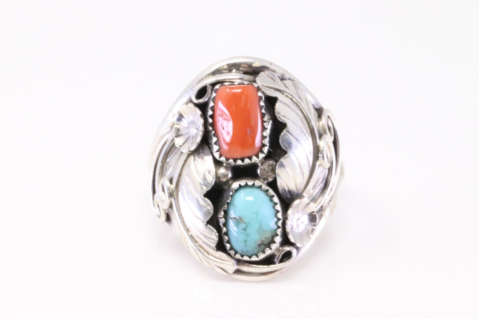 Native America Navajo Handmade Sterling Silver Coral / Turquoise Ring By M.R.: This is a Native America Navajo Handmade Sterling Silver Coral / Turquoise Ring By M.R. Ring size: 11.25.