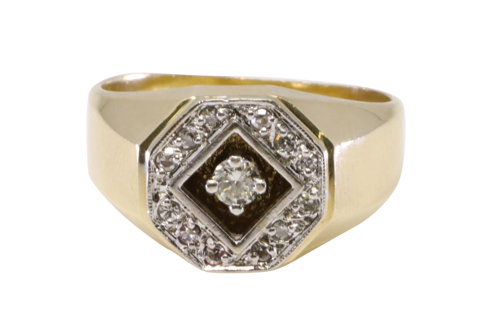 14Kt Yellow Gold Diamond Ring. (1 of 4)
