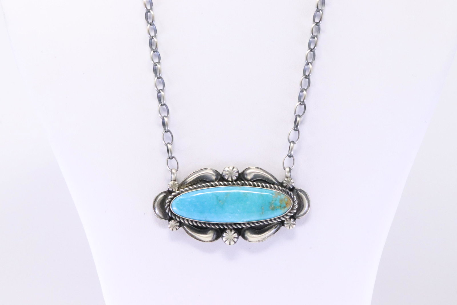 Native America Navajo Handmade Sterling Silver Turquoise Necklace By Jeff James Jr.: This is a Native America Navajo Handmade Sterling Silver Turquoise Necklace By Jeff James Jr. Necklace length: 18.00"