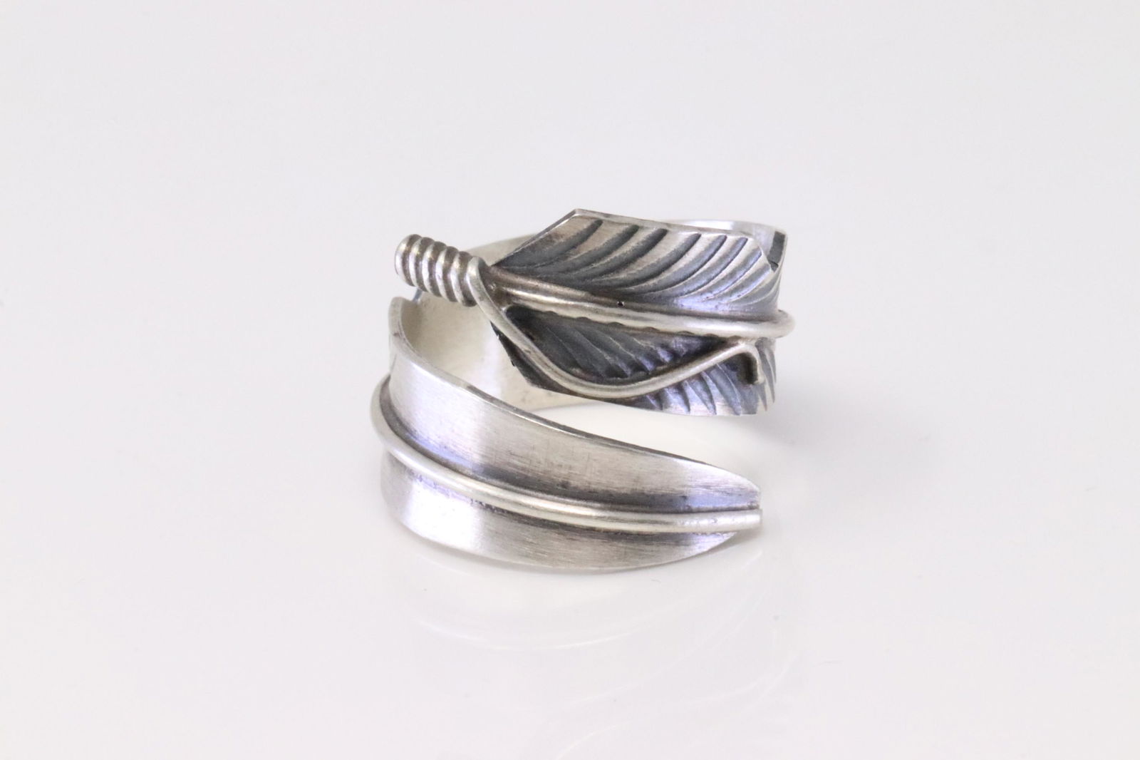 Native America Navajo Handmade Sterling Silver Feather Ring Cuff By CC. (1 of 4)