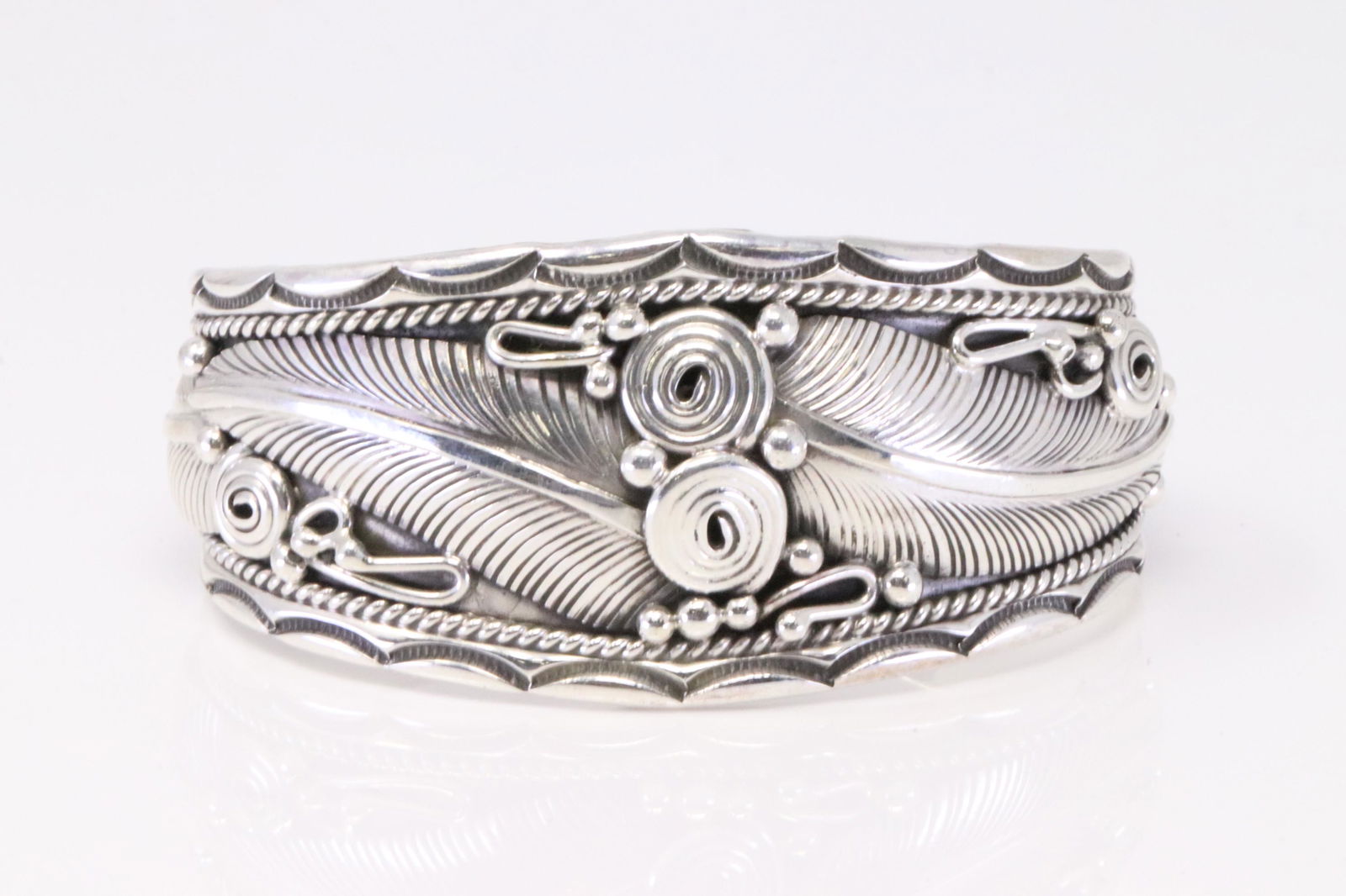 Native America Navajo Handmade Sterling Silver Leaf Cuff Bracelet By Darrell Morgan. (1 of 4)