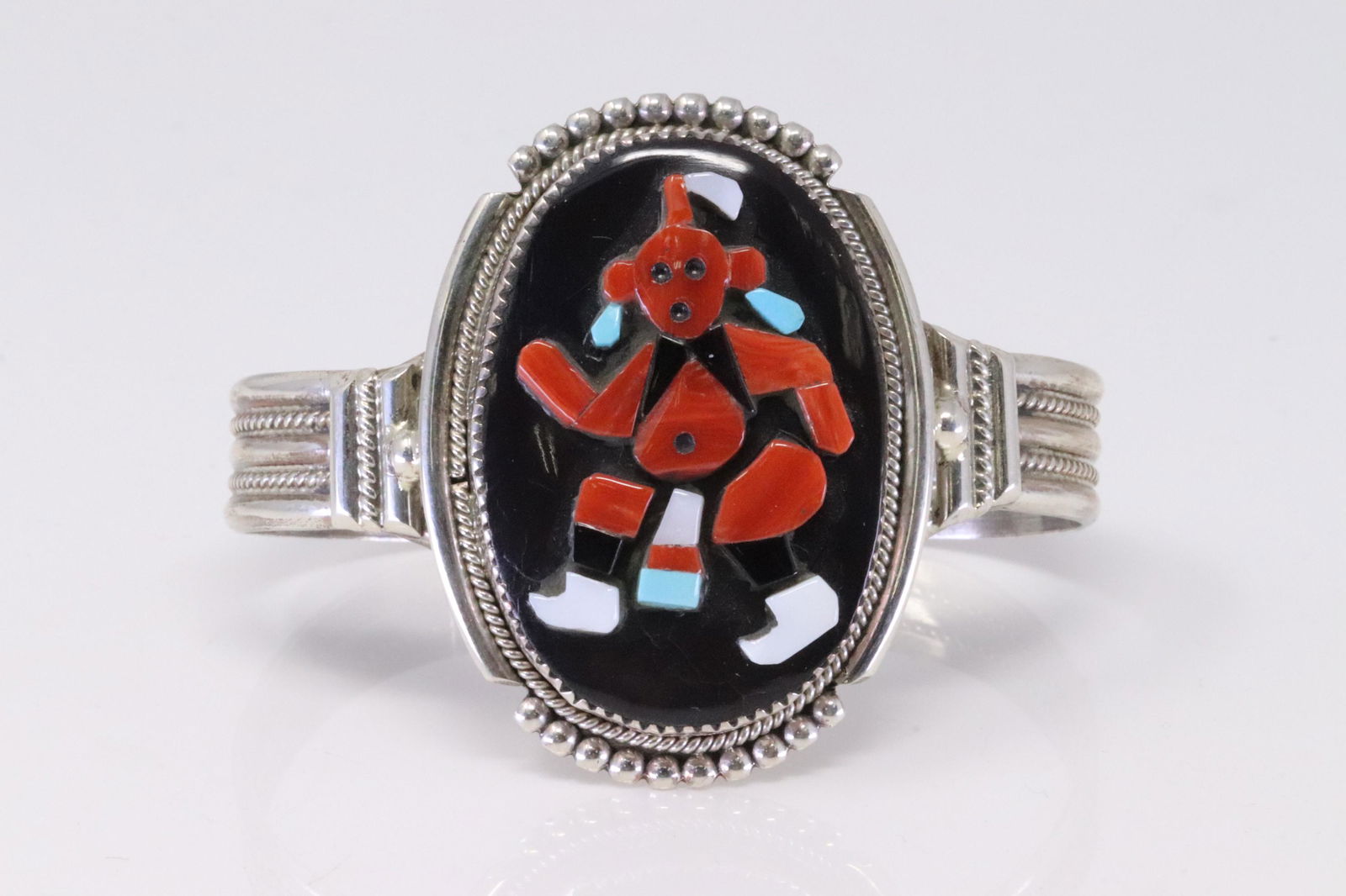 Native America Zuni Handmade Sterling Silver Coral / Onyx Bear Cuff Bracelet By Beu Etsate. (1 of 4)