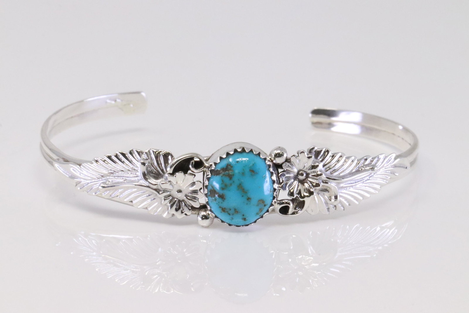 Native America Navajo Handmade Sterling Silver Turquoise Bracelet By Harris Largo.: This is a Native America Navajo Handmade Sterling Silver Turquoise Bracelet By Harris Largo.