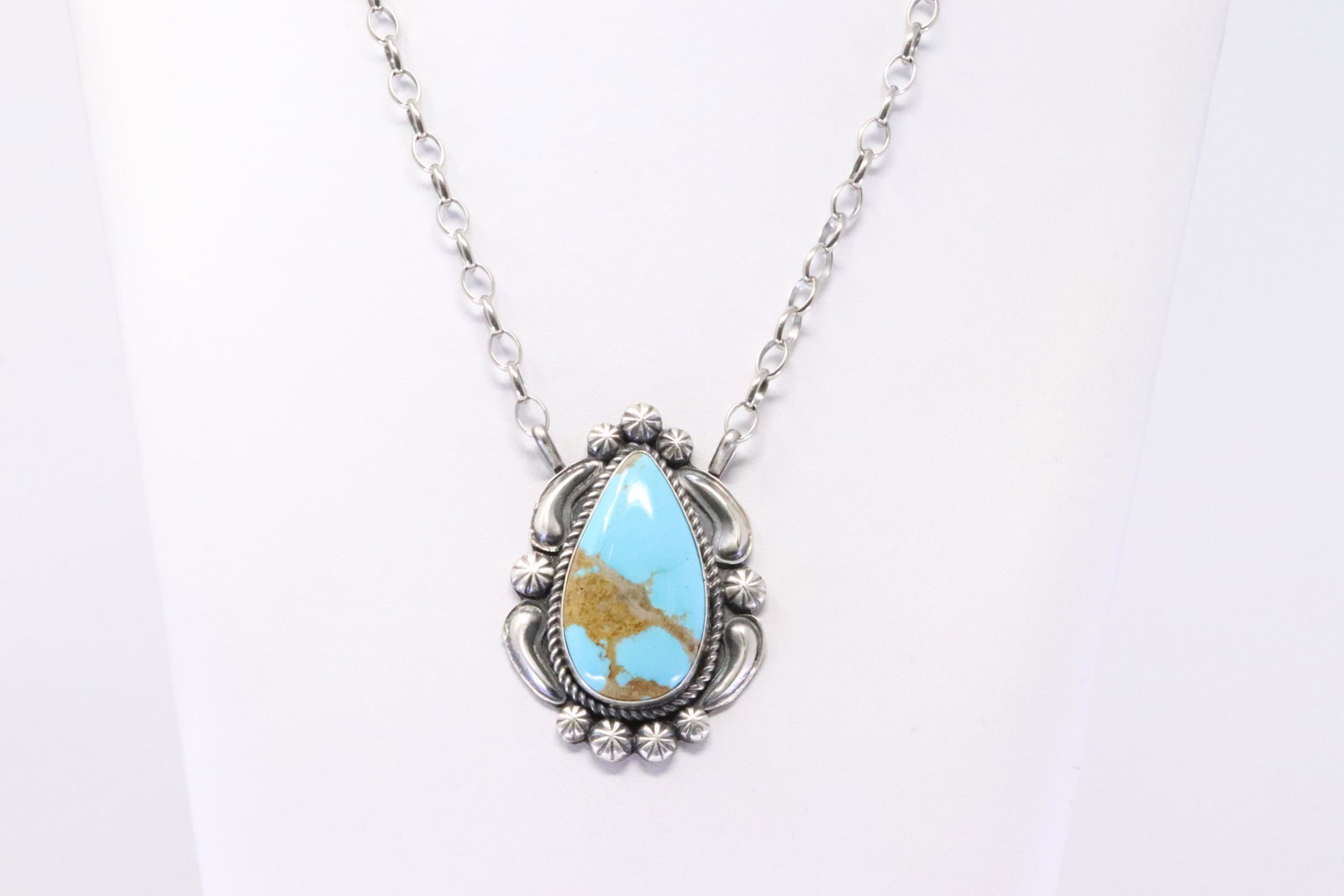 Native America Navajo Handmade Sterling Silver Kingman Turquoise Necklace By Jeff James.: This is a Native America Navajo Handmade Sterling Silver Kingman Turquoise Necklace By Jeff James. Necklace length: 16.00"