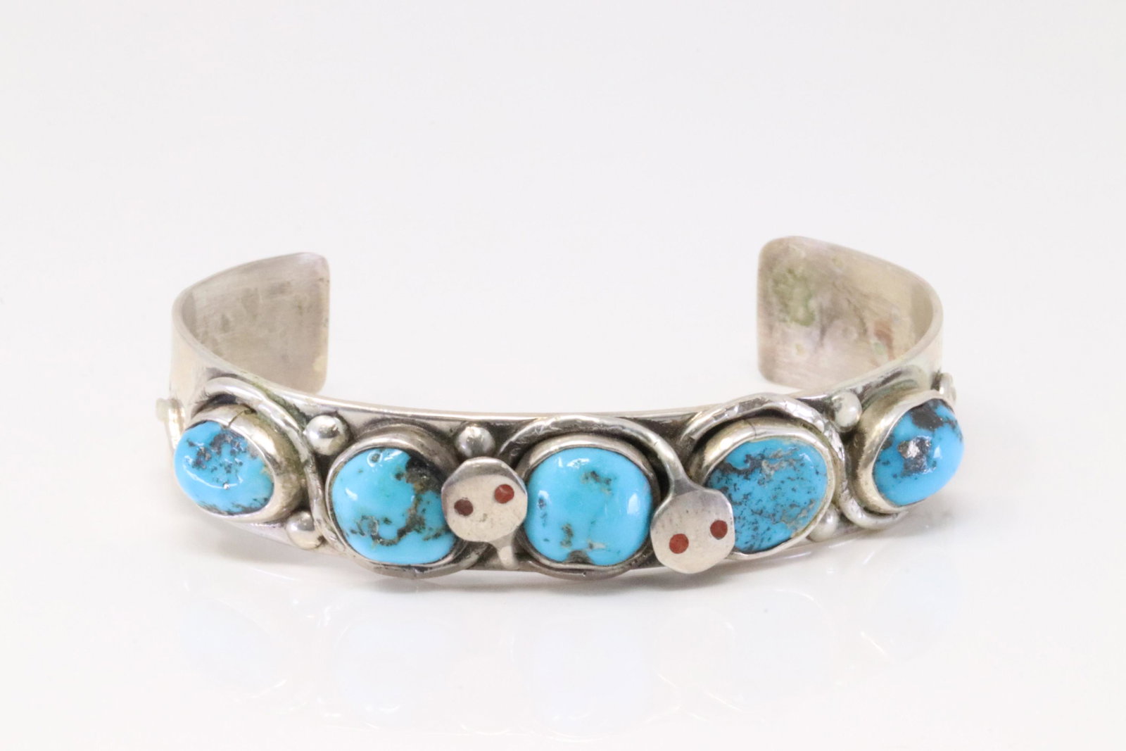 Native America Zuni Handmade Sterling Silver Turquoise Bracelet By Jude Calendaria.: This is a Native America Zuni Handmade Sterling Silver Turquoise Bracelet By Jude Calendaria.