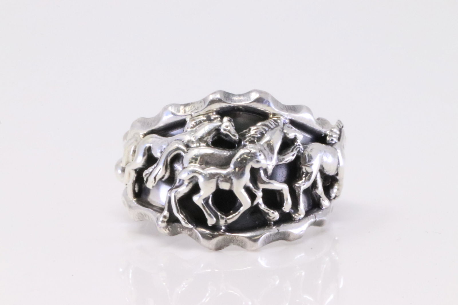 Native American Navajo Handmade Sterling Silver Wolf Ring By Genevieve Francisco. (1 of 4)