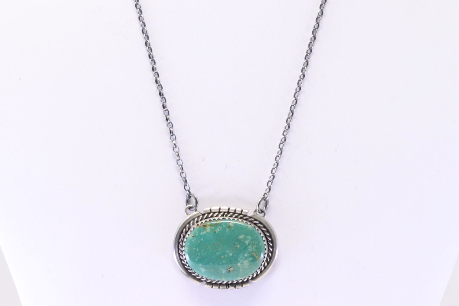 Native America Navajo Handmade Sterling Silver Green Stone Necklace By Freida Martinez. (1 of 4)