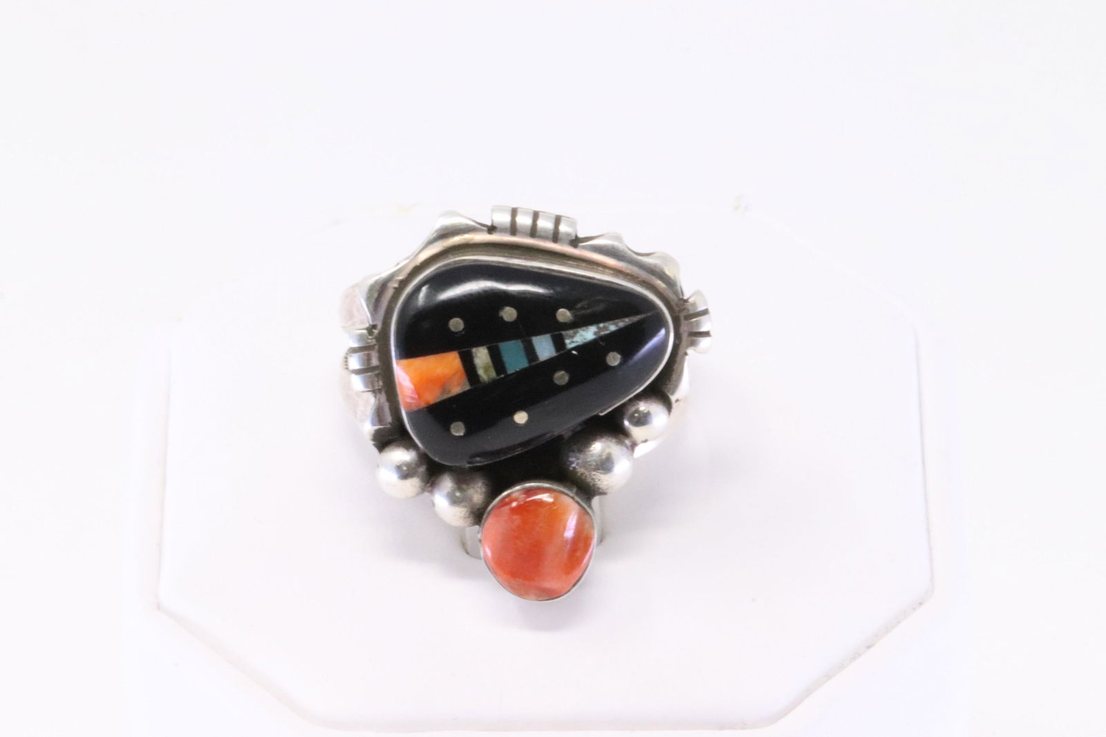 Native America Navajo Handmade Sterling Silver Spiny Oyster / Multi Color Inlay Ring By Ray Jack.: This is a Native America Navajo Handmade Sterling Silver Spiny Oyster / Multi Color Inlay Ring By Ray Jack. Ring size: 10.25.