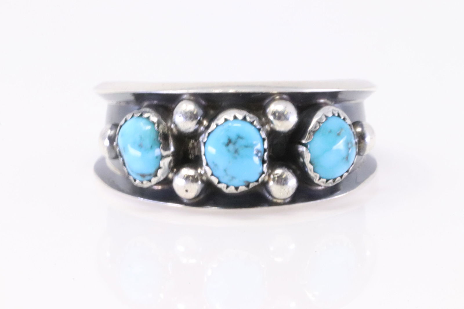 Native America Navajo Handmade Sterling Silver Turquoise Ring. (1 of 4)