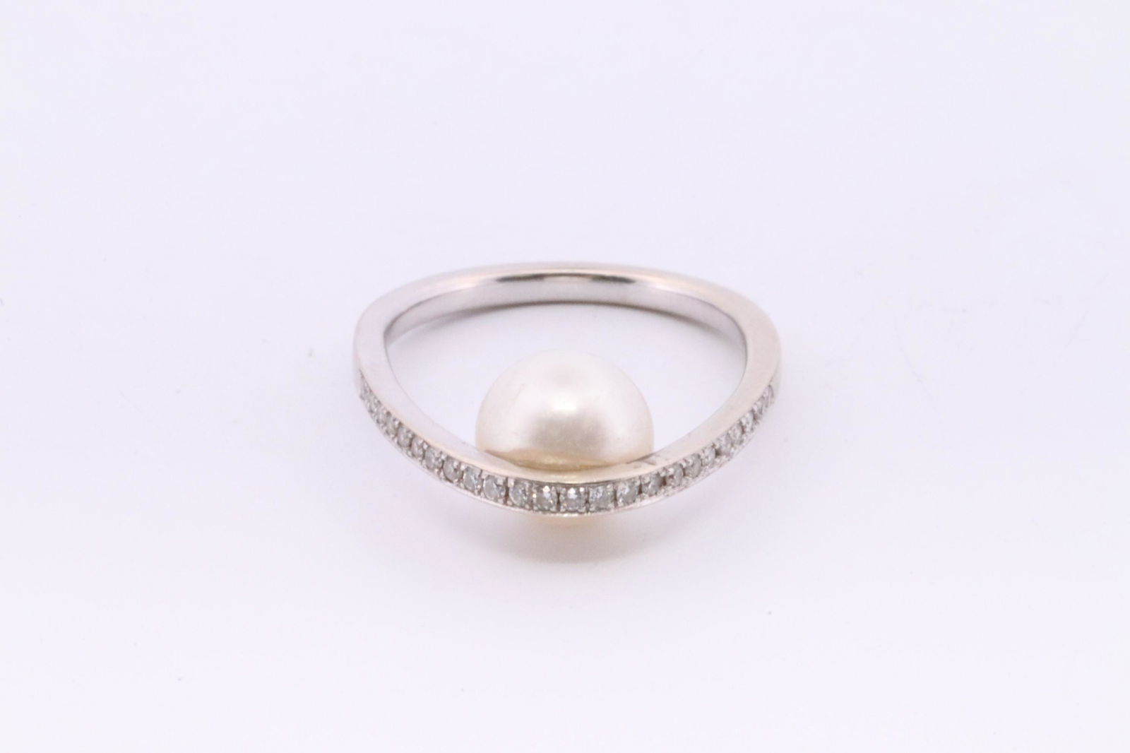 14kt Diamond | Pearl Ring (1 of 4)