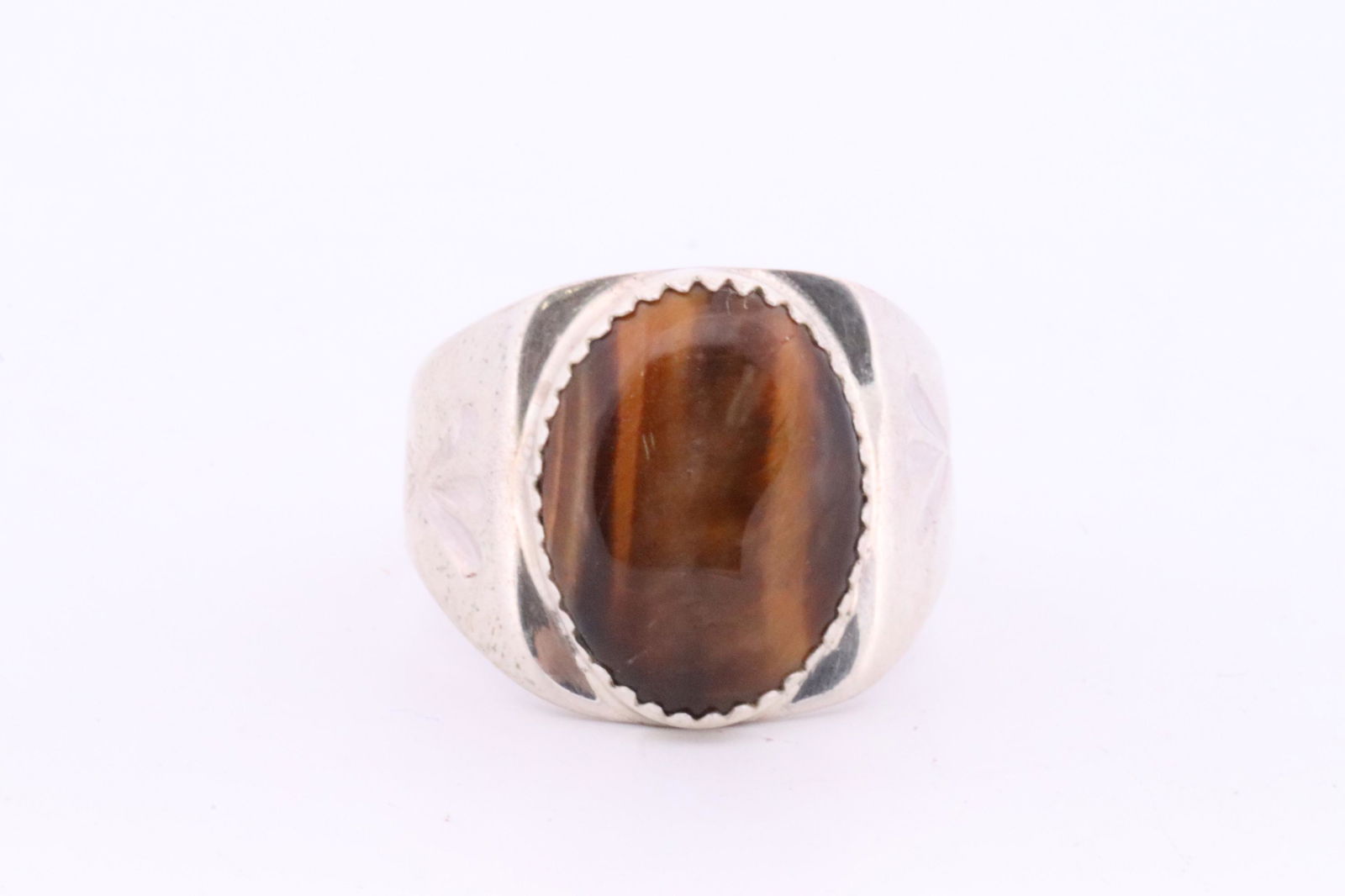 Native America Navajo Handmade Sterling Silver Oval Tiger Eye Ring By R. (1 of 4)