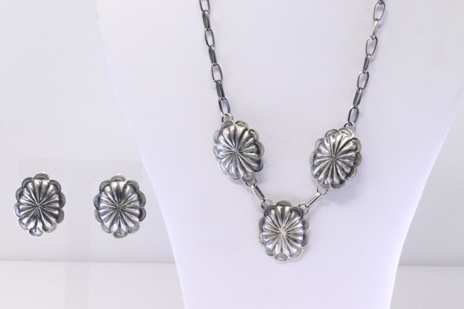 Native America Navajo Handmade Sterling Silver Necklace & Earring's Set By Joan Begay. (1 of 7)