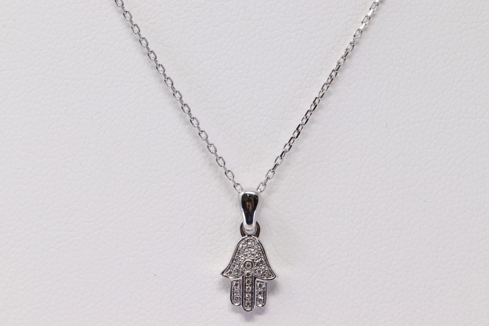 14Kt White Gold Diamond Pendant. (1 of 4)