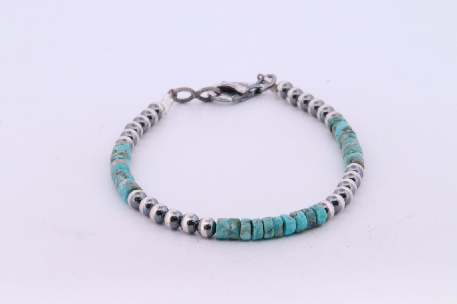 Native America Navajo Handmade Sterling Silver Turquoise / Beaded Bracelet. (1 of 4)