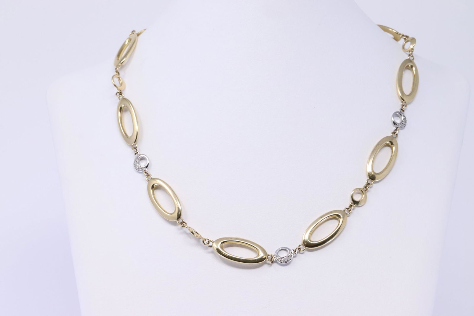 14Kt 2 Tone Diamond Necklace (1 of 3)