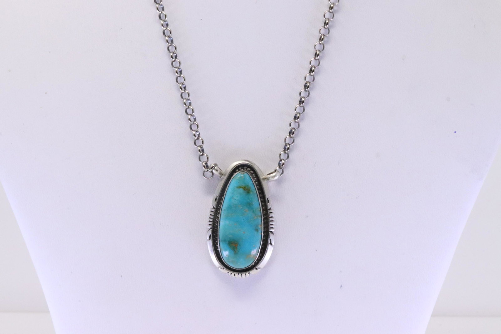 Native America Navajo Handmade Sterling Silver Kingman Turquoise Necklace By Alfred Martinez.: This is a Native America Navajo Handmade Sterling Silver Kingman Turquoise Necklace By Alfred Martinez. Necklace length: 16.00"