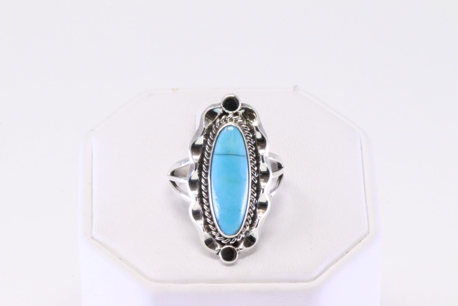 Native America Navajo Handmade Sterling Silver Turquoise Ring By Samuel Yellowhair.: This is a Native America Navajo Handmade Sterling Silver Turquoise Ring By Samuel Yellowhair. Ring size: 8.50.