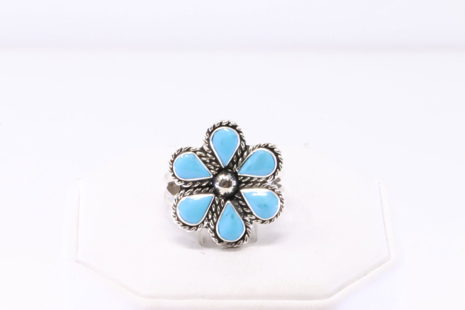 Native America Zuni Handmade Sterling Silver Turquoise Flower Ring. (1 of 4)